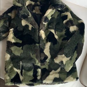❤️Excellent Condition Faux Fur Camouflage Coat